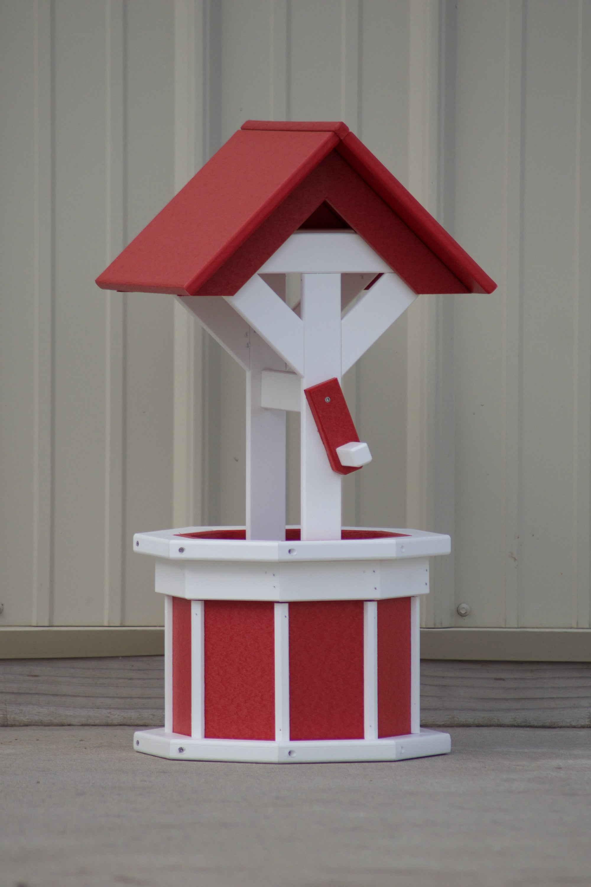 2 ft. Poly Wishing well Planter, Red and White