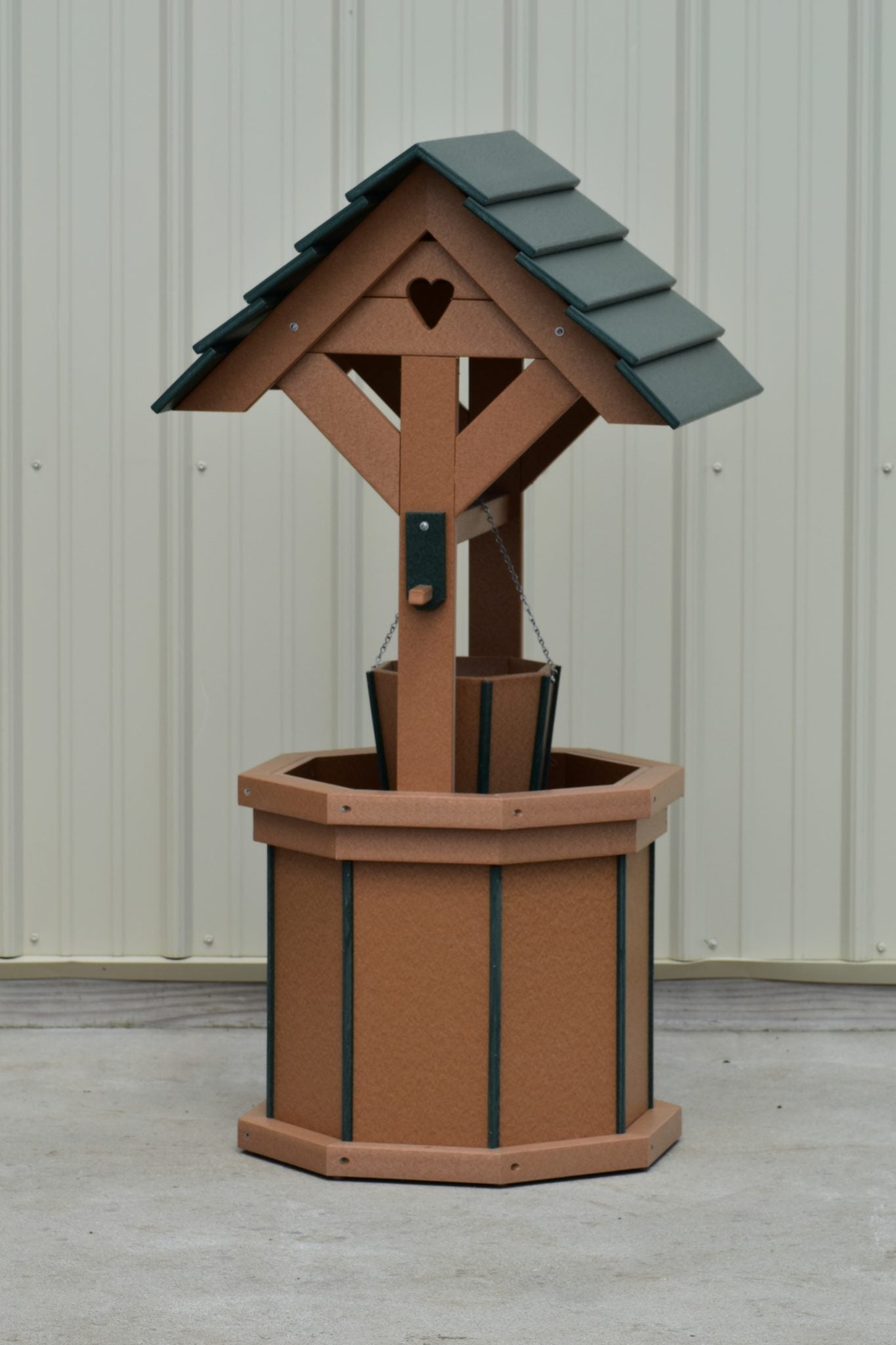 4 ft. Poly Wishing Well with Planter Bucket, Carmel and Green