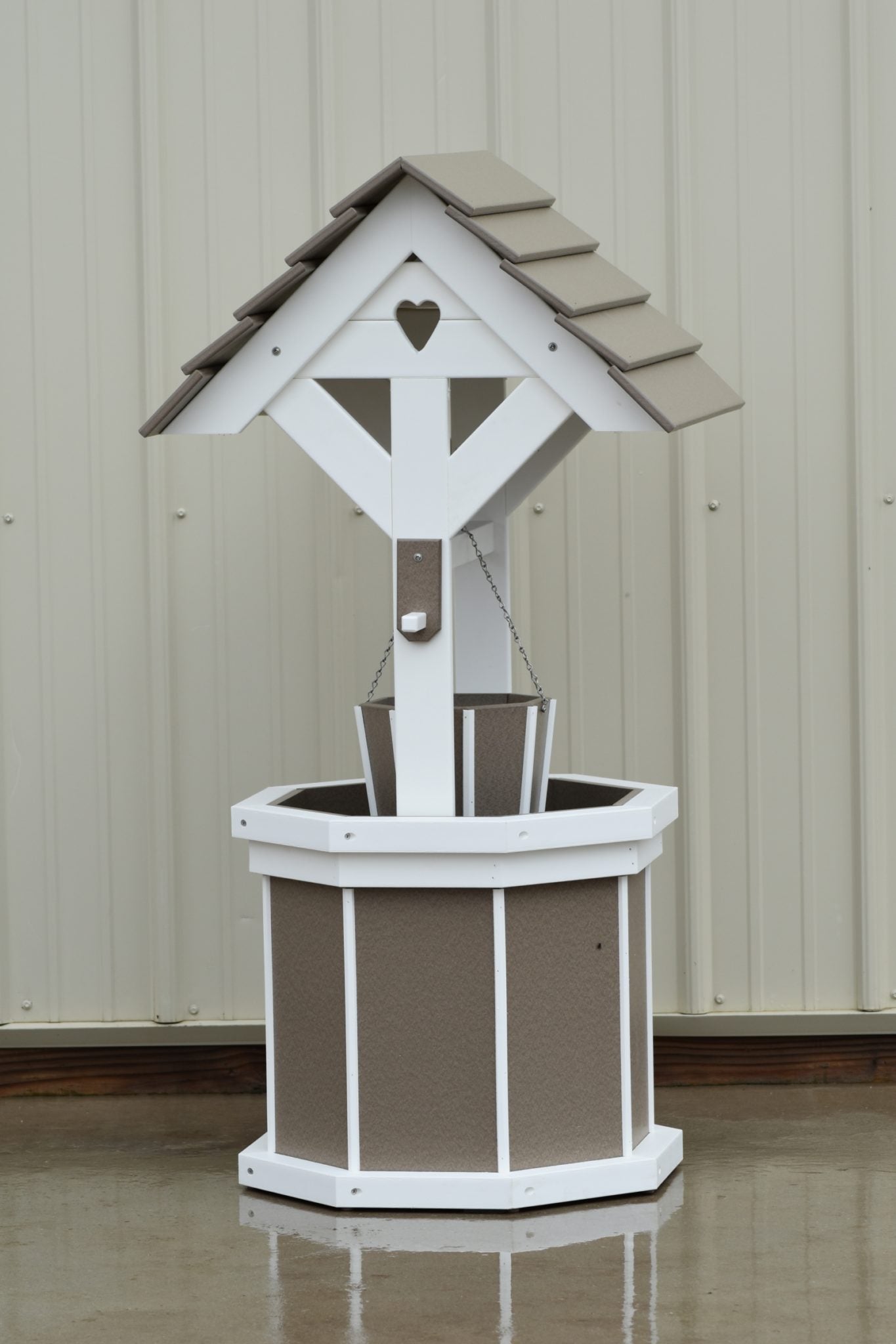 4 ft. Poly Wishing Well with Planter Bucket, Clay and White