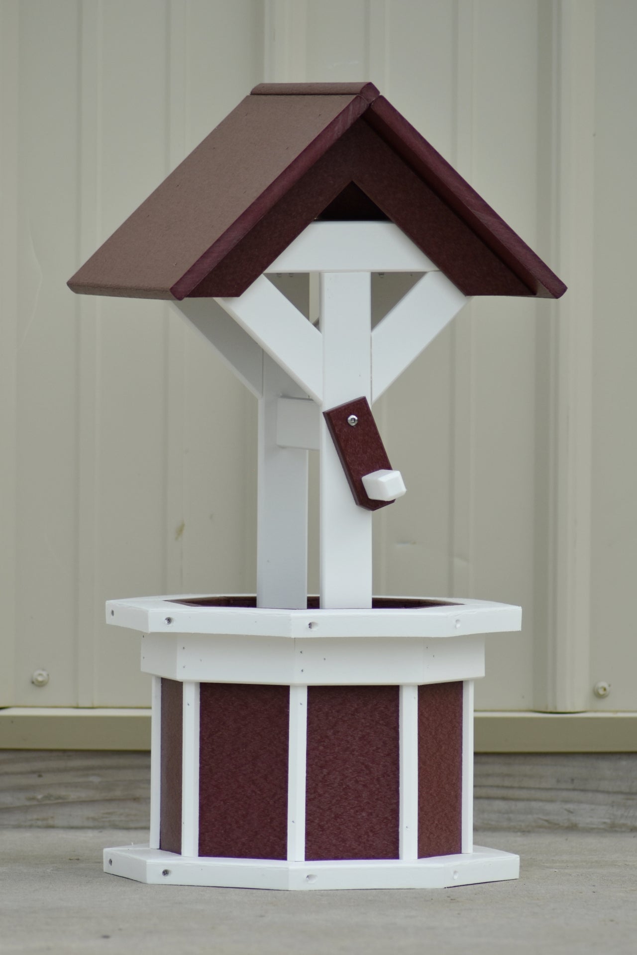 2 ft. Poly Wishing well Planter, Cherry and White