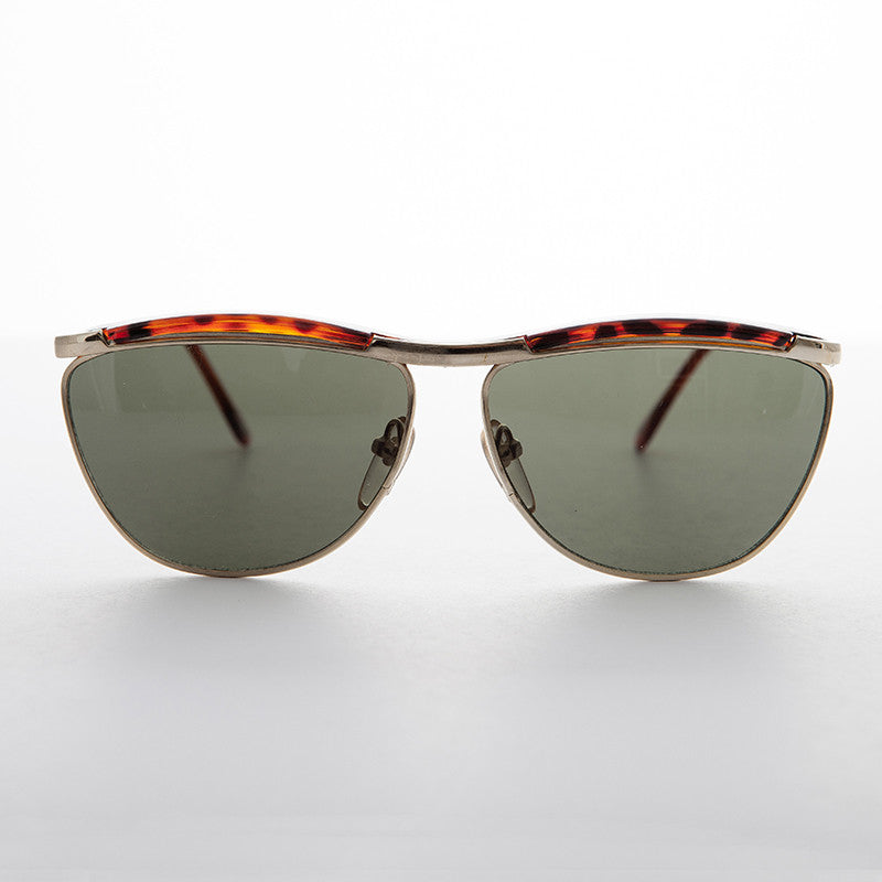 Elegant Sunglass with Rare Brow Bar Design - Fletcher