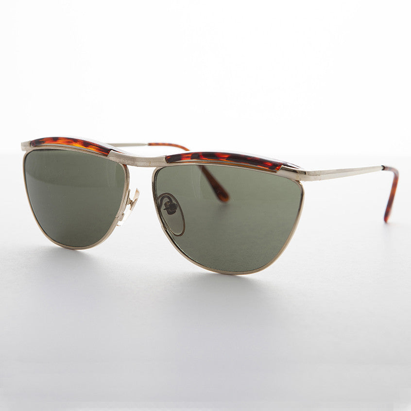 Elegant Sunglass with Rare Brow Bar Design - Fletcher