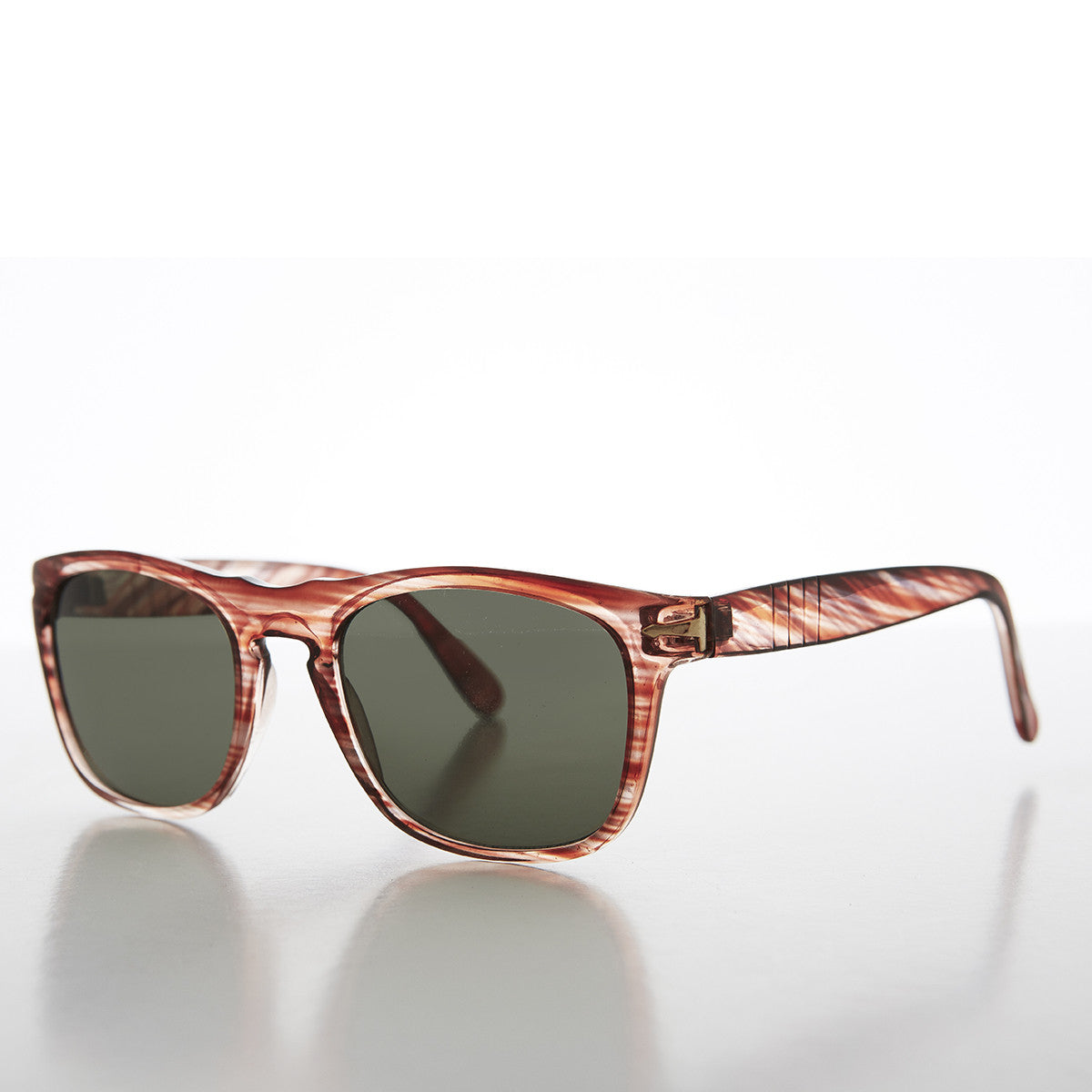 Sporty Horn Rim Aviator Vintage Sunglass - Gabe