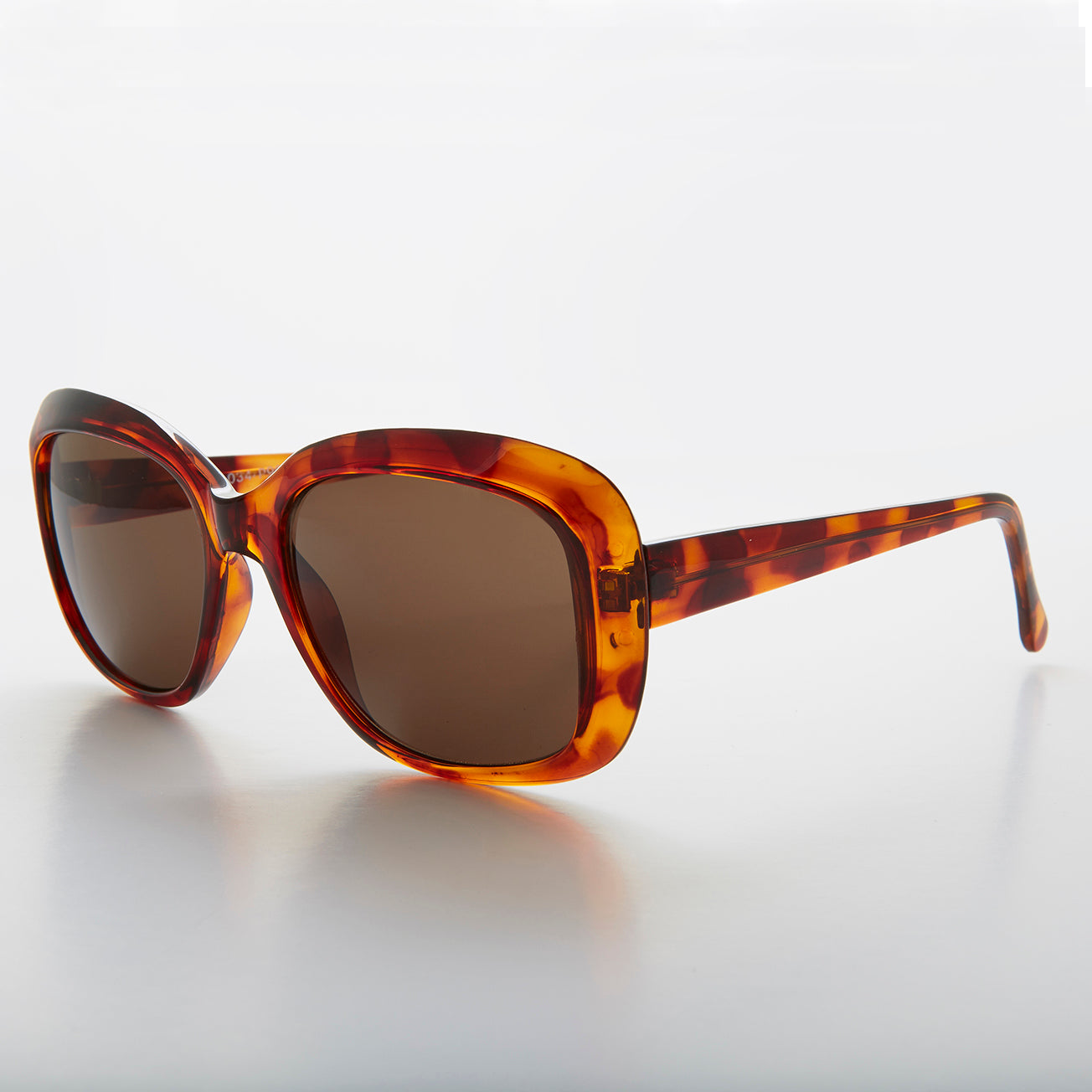 Square Retro Vintage Women's Sunglass - Gwen