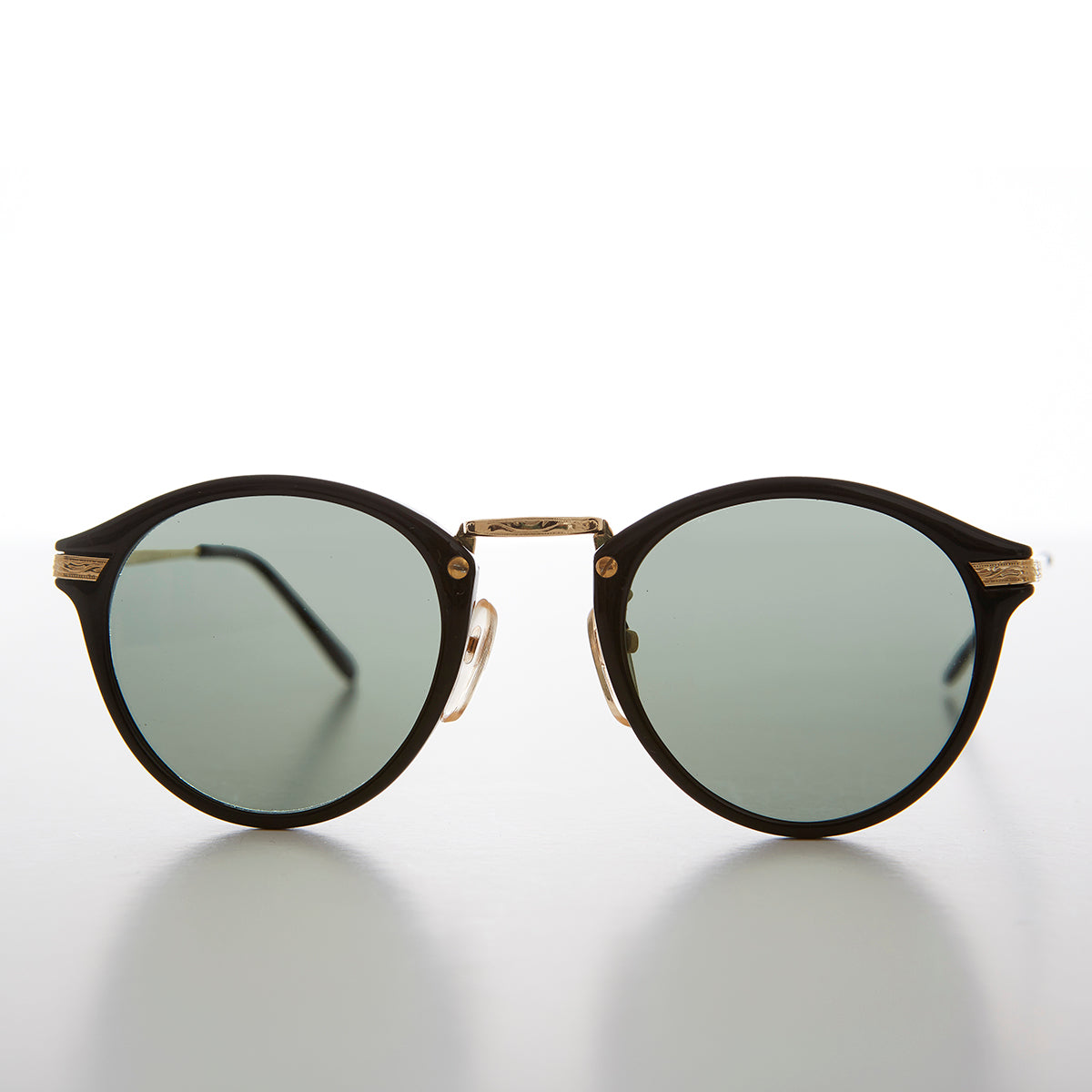 Round P3 Vintage Sunglass with Gold Temples and Bridge - Morris