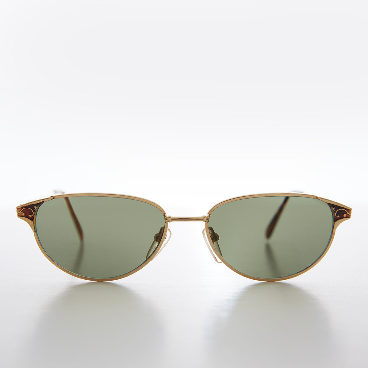 Elegant 90s Gold Sunglasses - Puck