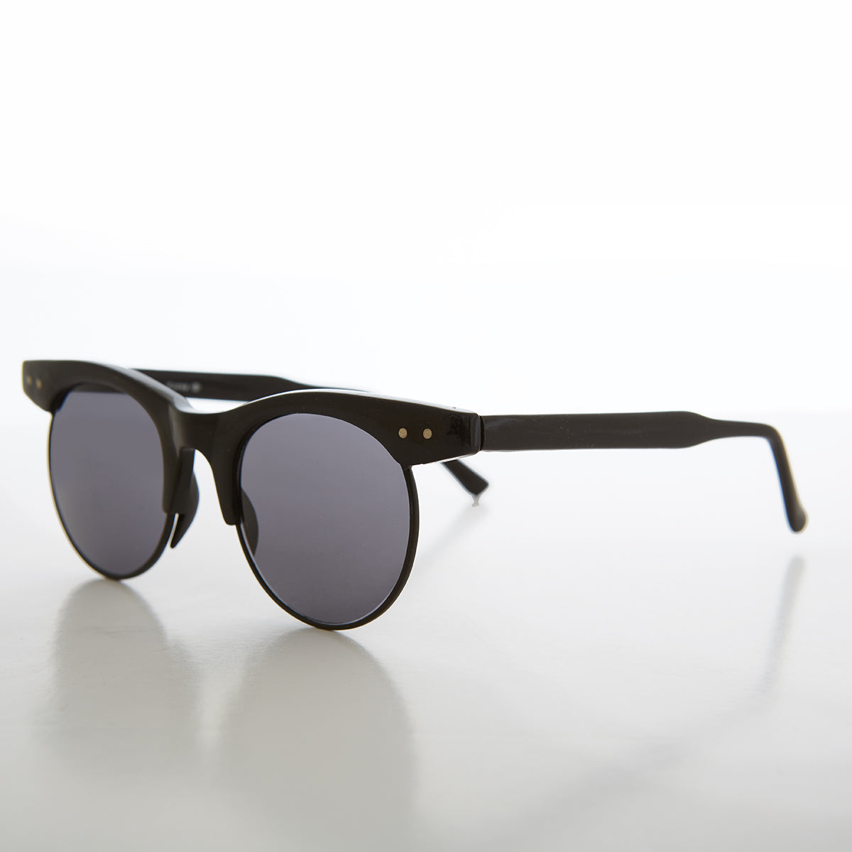 Round Extended Horn Rim Vintage Sunglass - Yan