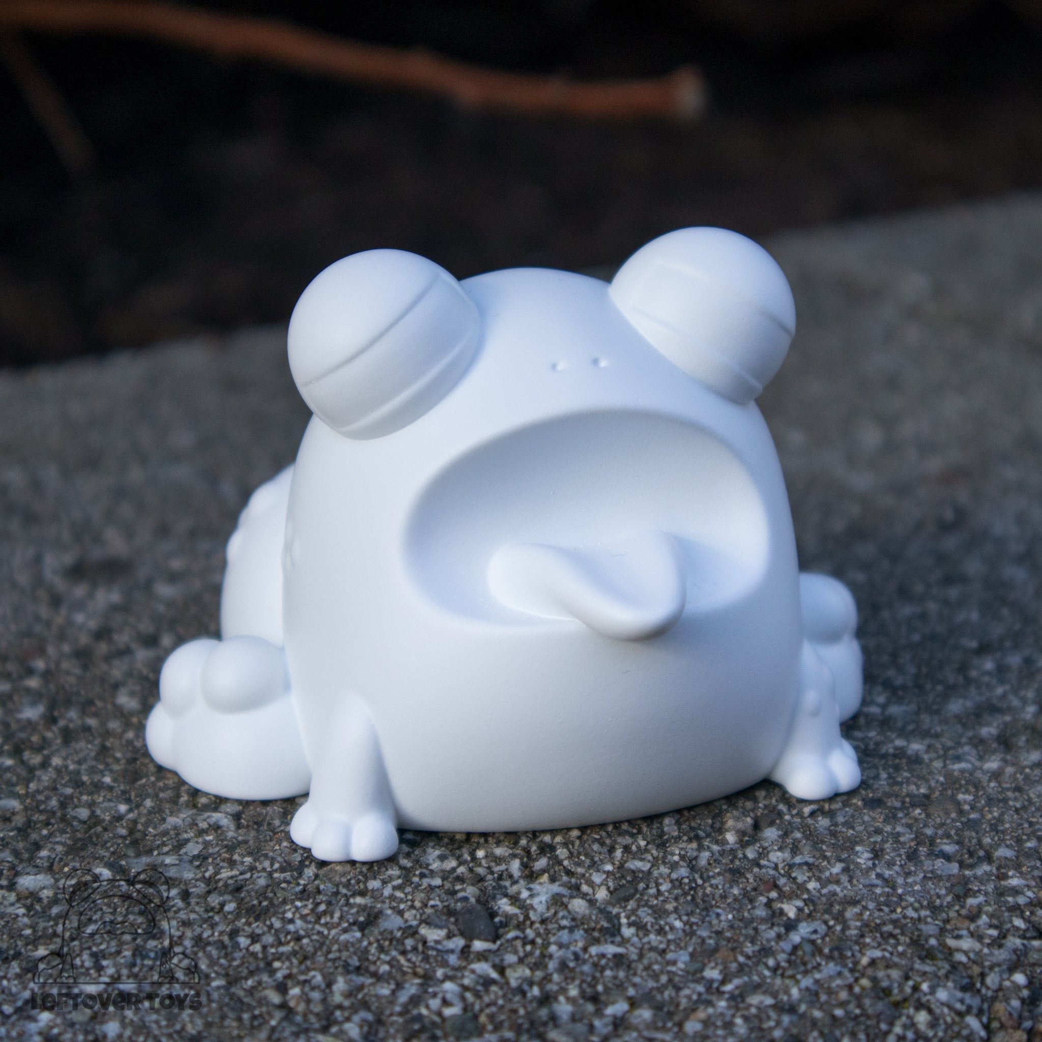 LEFTOVER TOYS: Ributt “DIY” Edition Vinyl Figure