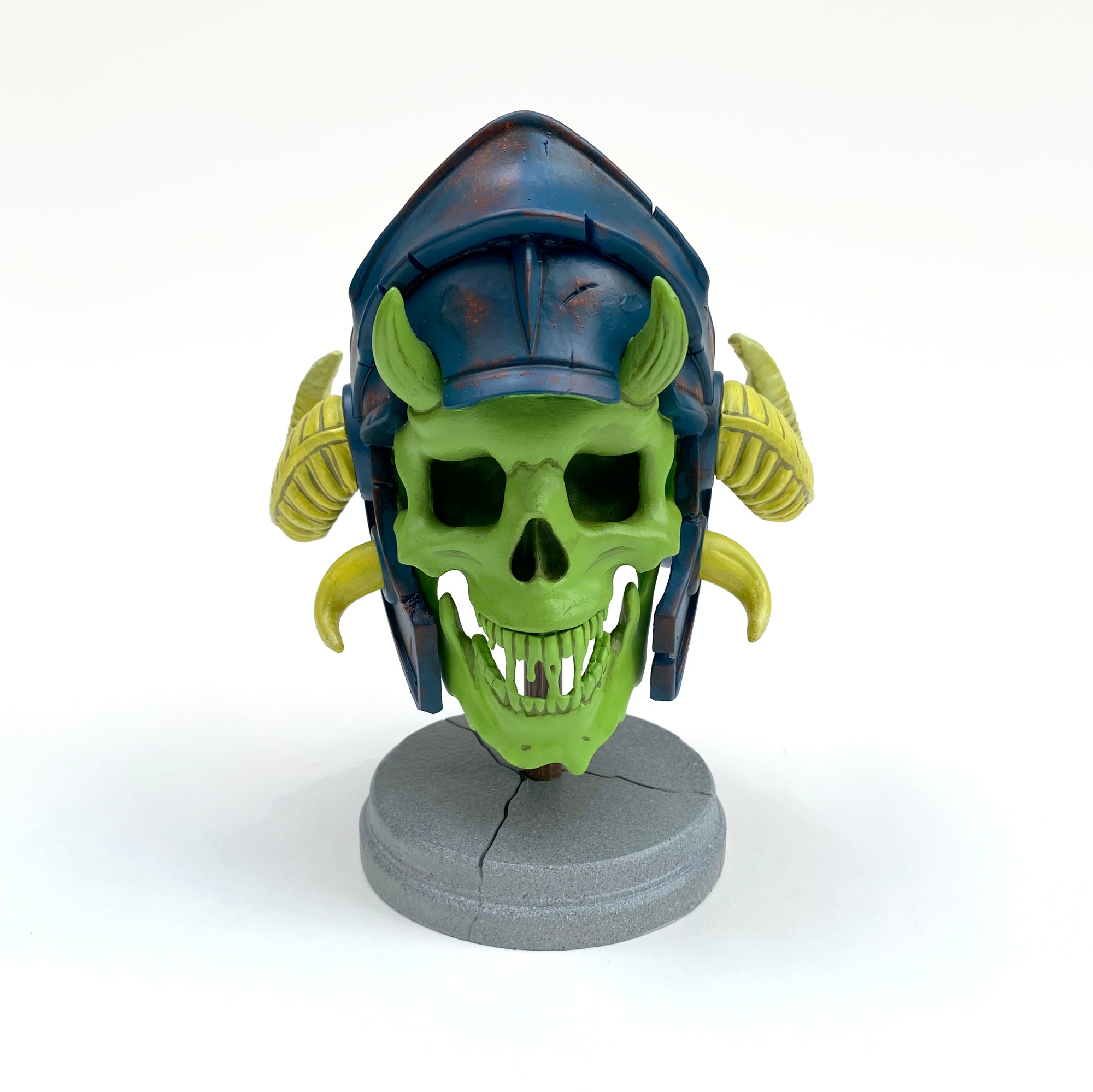 K-NOR Warrior Skull resin figure